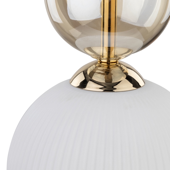 Lampada a sospensione in vetro bianco sfera ambra stile contemporaneo
